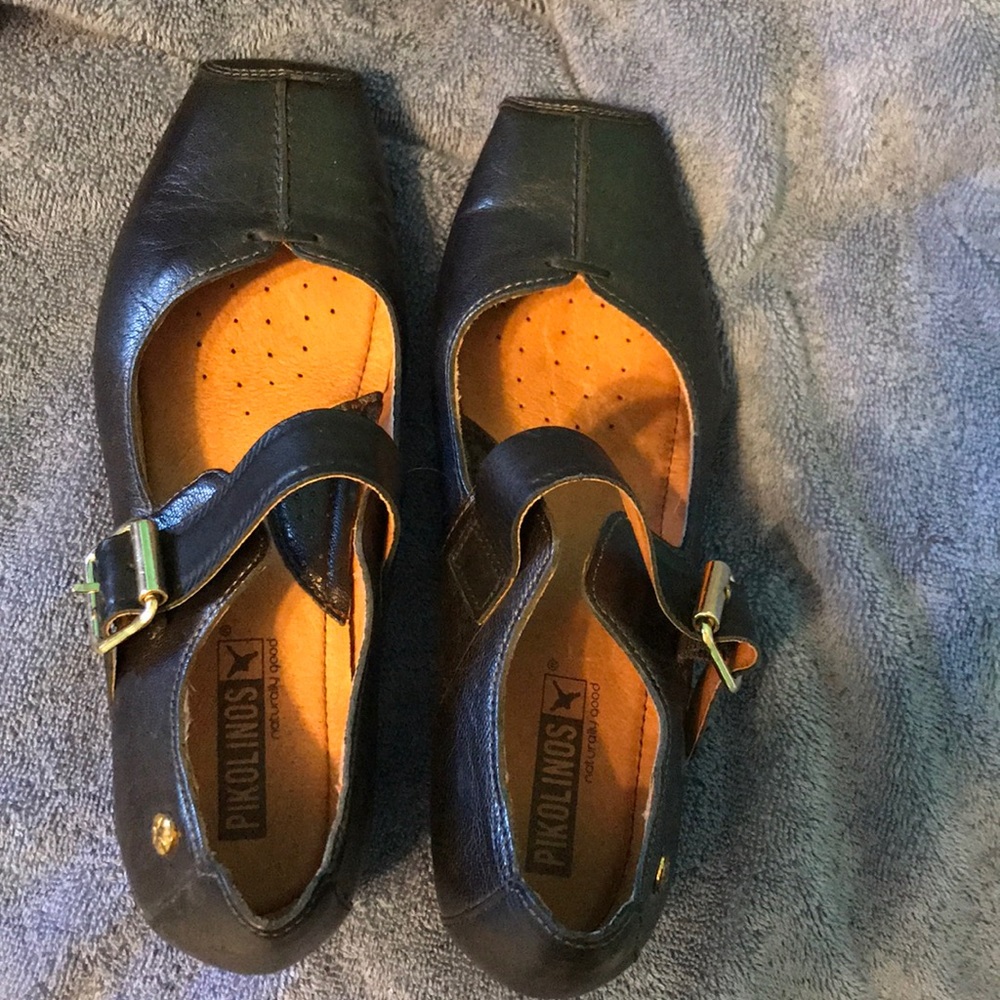 Pikolinos women’s shoe with low heel. Barely worn